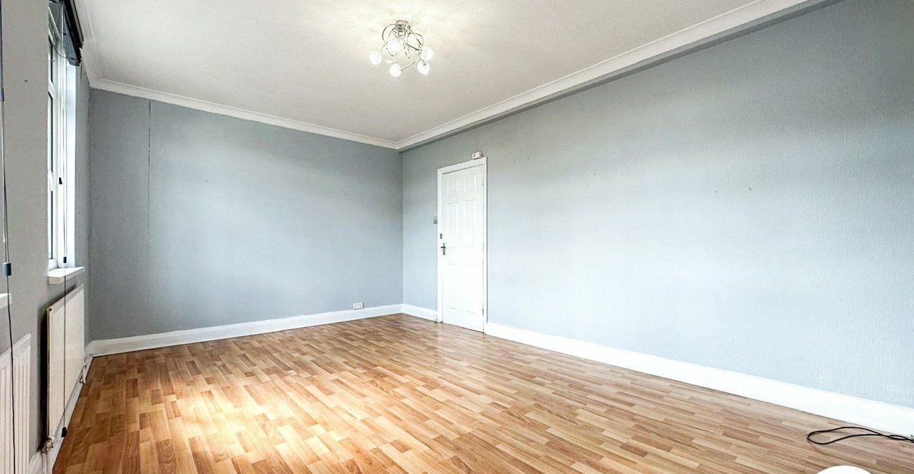 Flat Bellegrove Road in Greater London