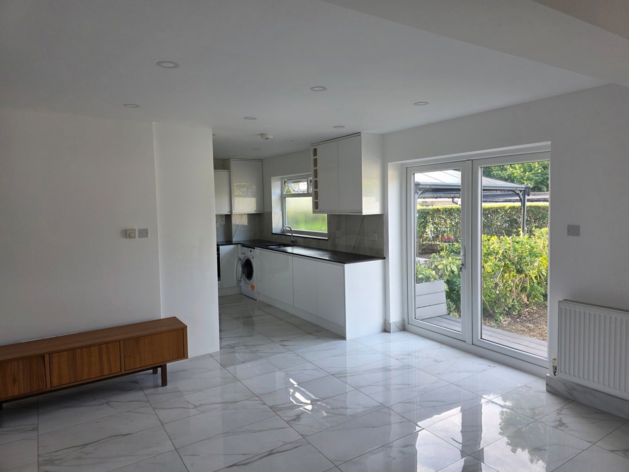 Flat Bilton Road in Greater London
