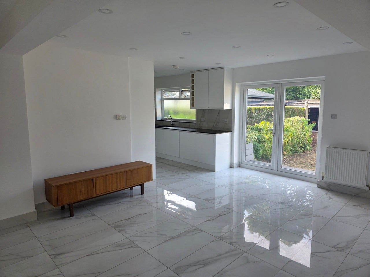 Flat Bilton Road in Greater London