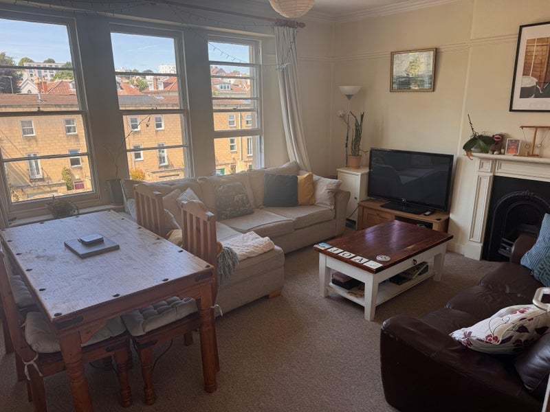 Flat Apsley Road in Bristol