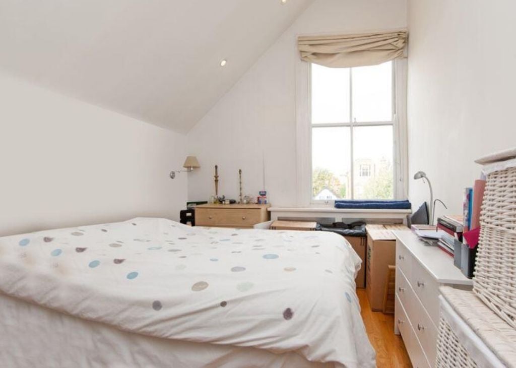 Flat Greencroft Gardens in Greater London