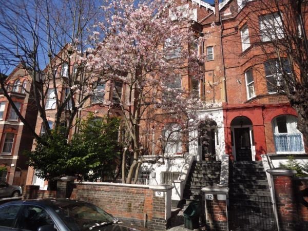 Flat Greencroft Gardens in Greater London
