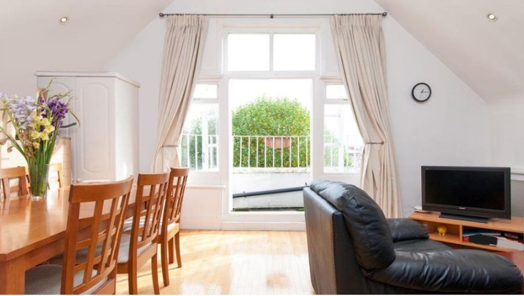 Flat Greencroft Gardens in Greater London