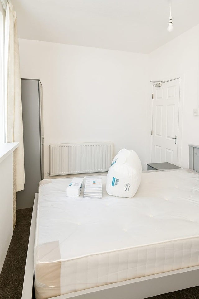 Room Uplands Road in Birmingham