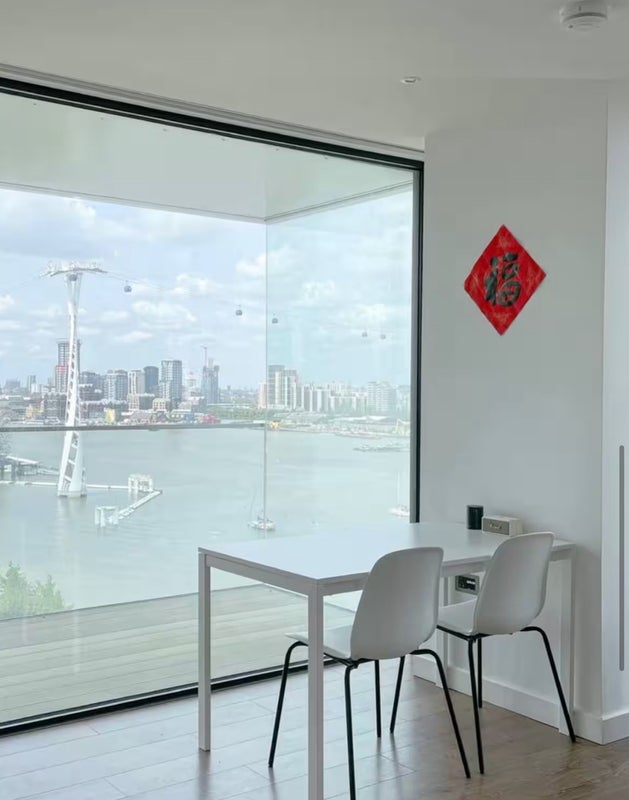 Room Chandlers Avenue in Greater London
