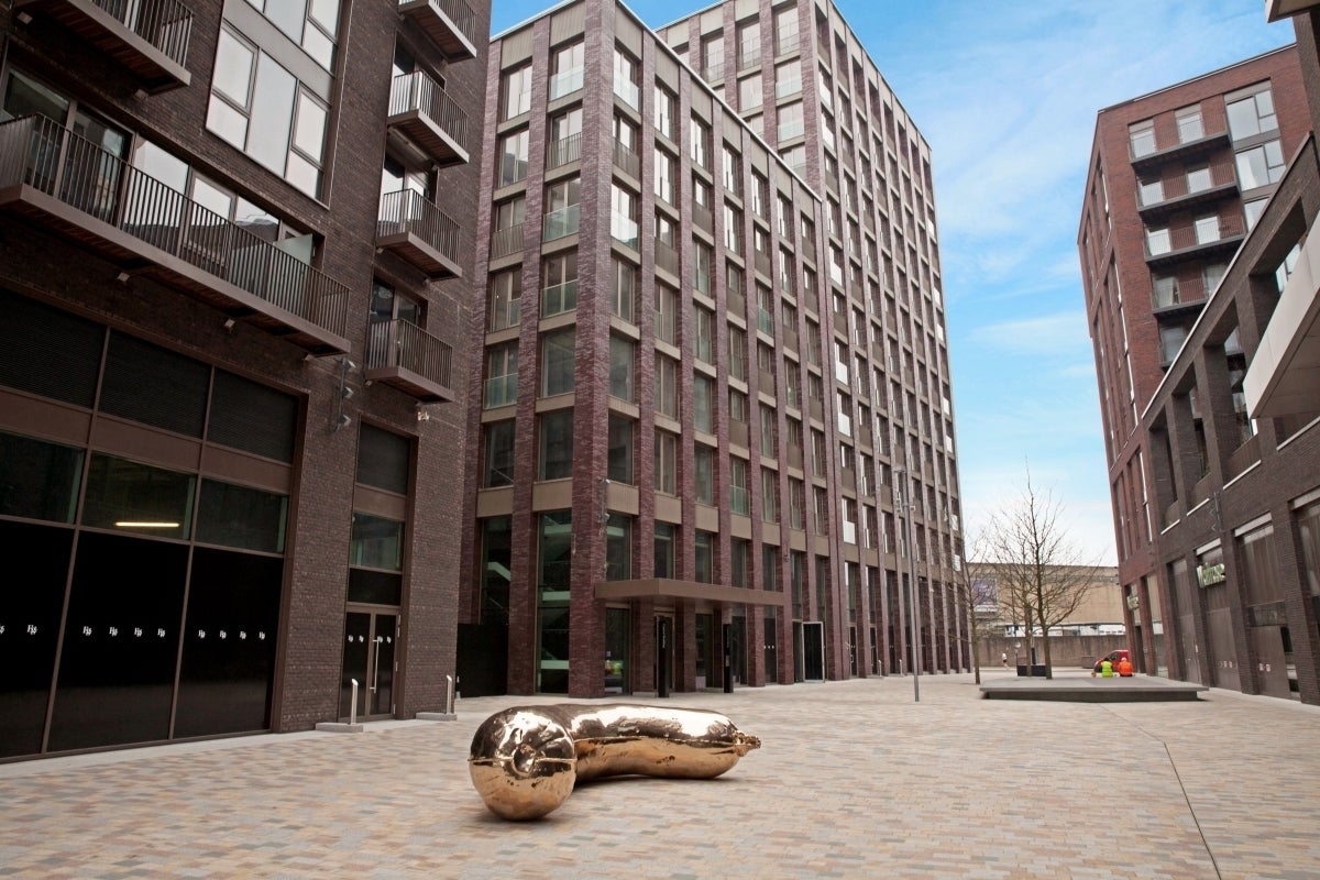 Flat Viaduct Gardens in Greater London