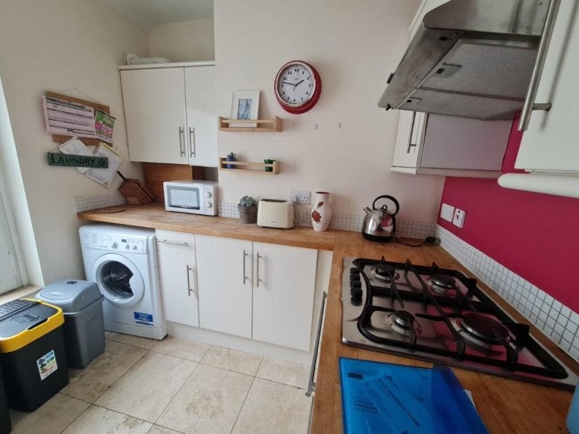 Flat Gwydr Crescent in Swansea