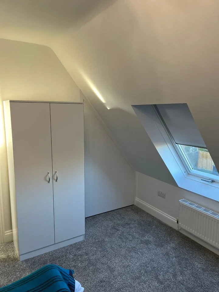 Room Crescent Road in Mid Sussex