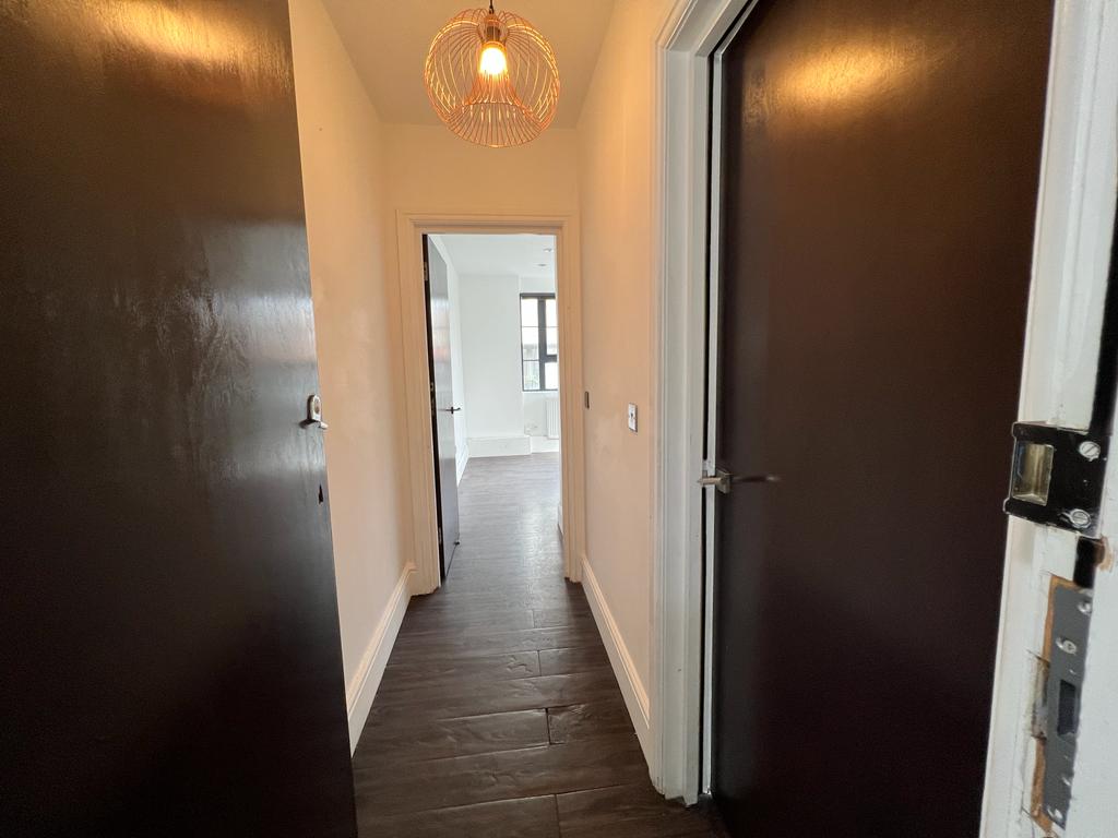 Flat Sutherland Road in Greater London