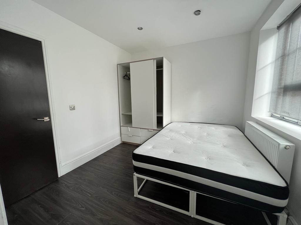 Flat Sutherland Road in Greater London
