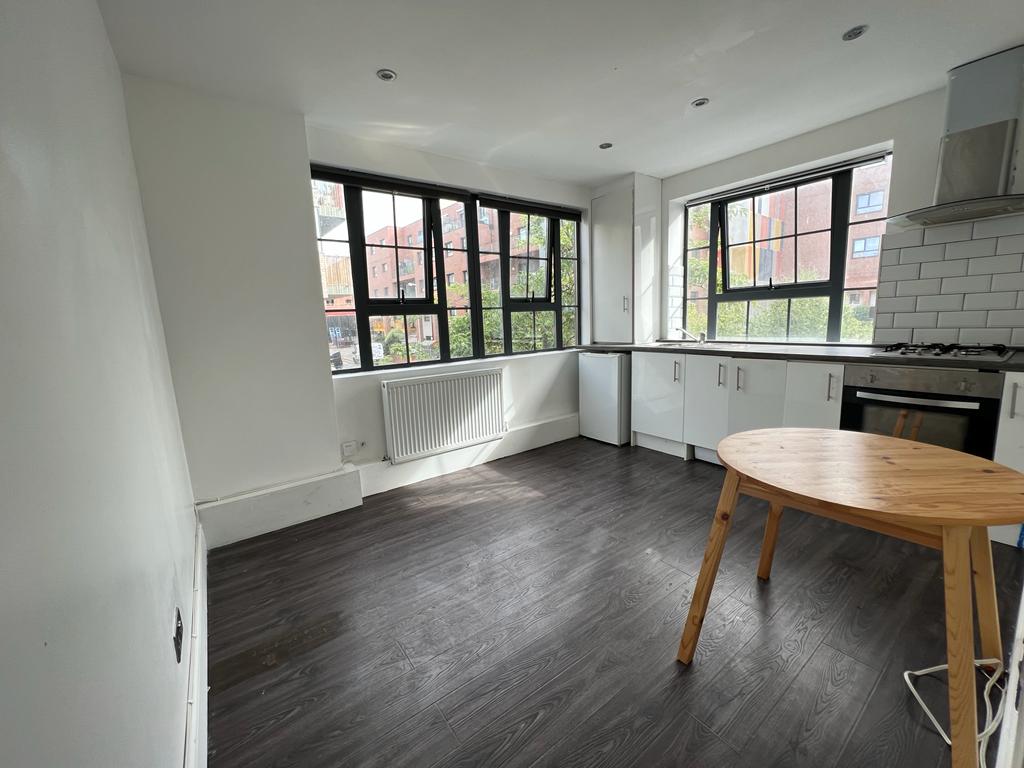 Flat Sutherland Road in Greater London