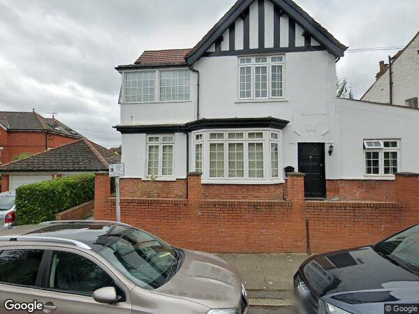Room Riverview Gardens in Greater London