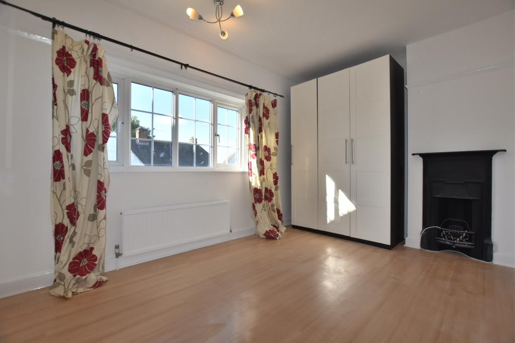 House Ross Way in Greater London
