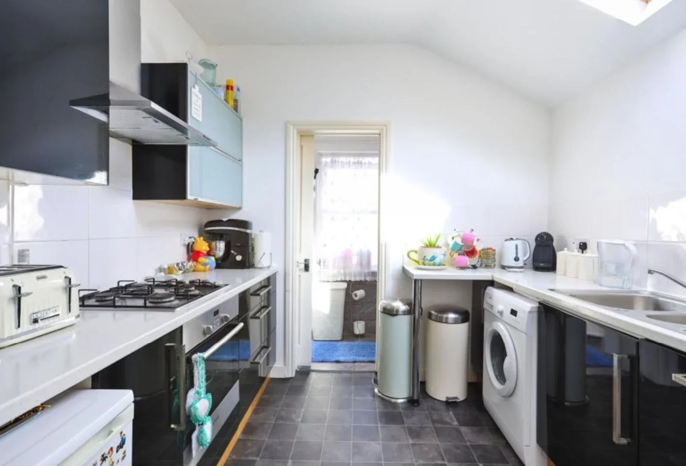 Flat Bury Street in Greater London