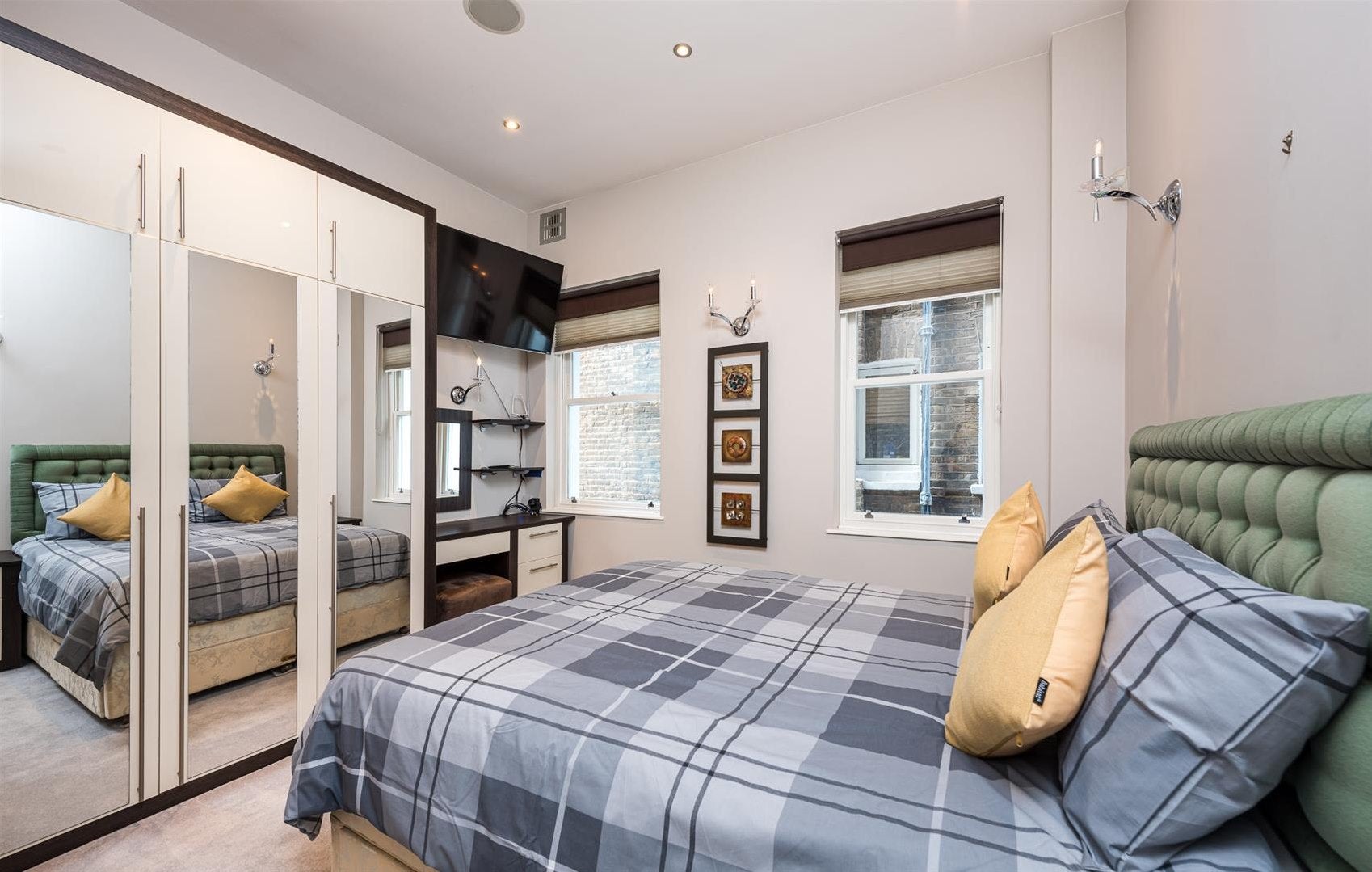 Flat Bolton Gardens in Greater London