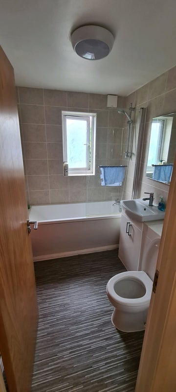 Room Myers Lane in Greater London