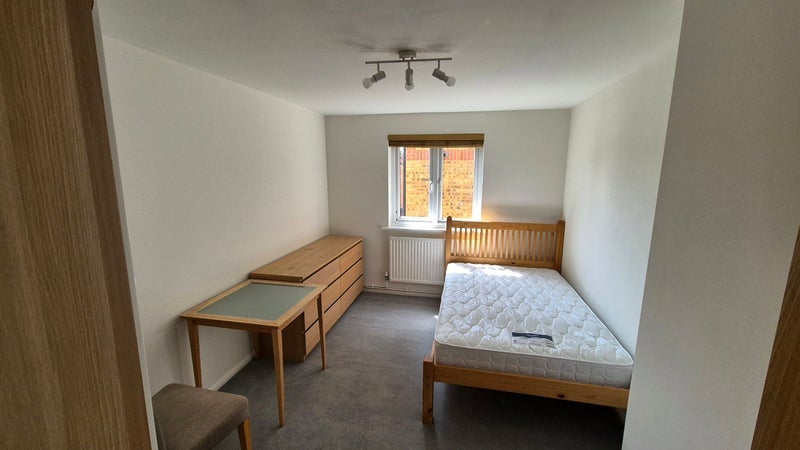 Room Myers Lane in Greater London