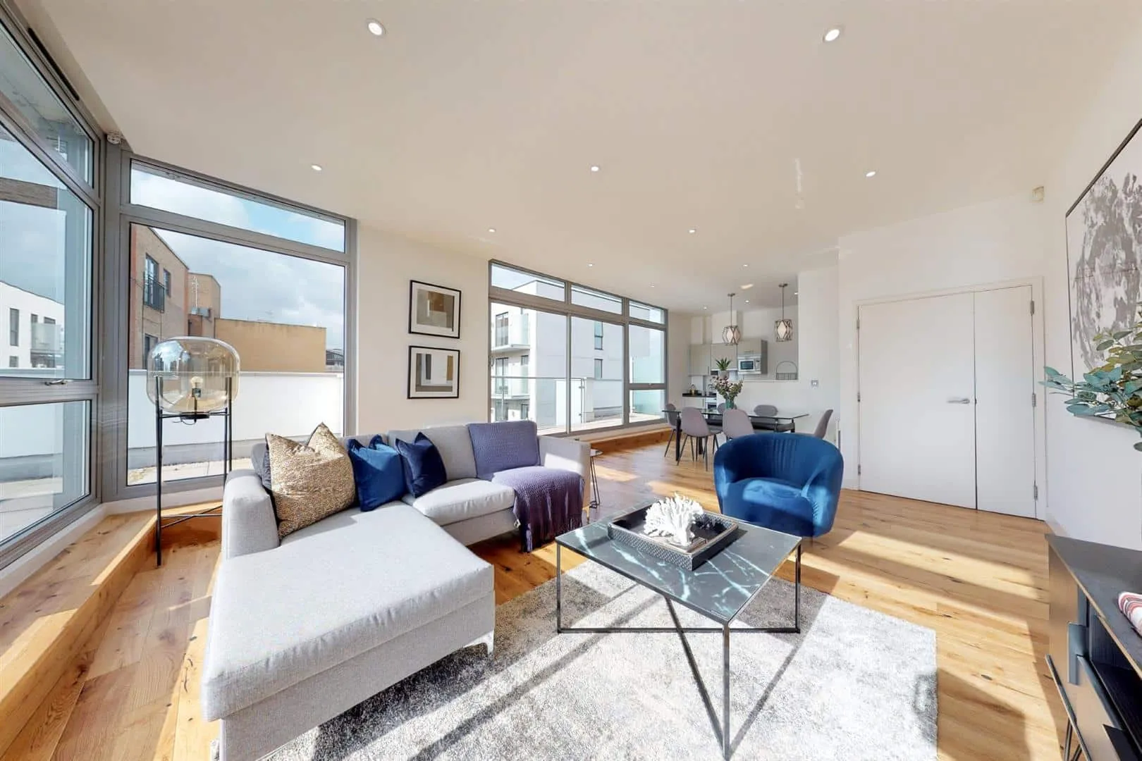 Flat Dereham Place in Greater London