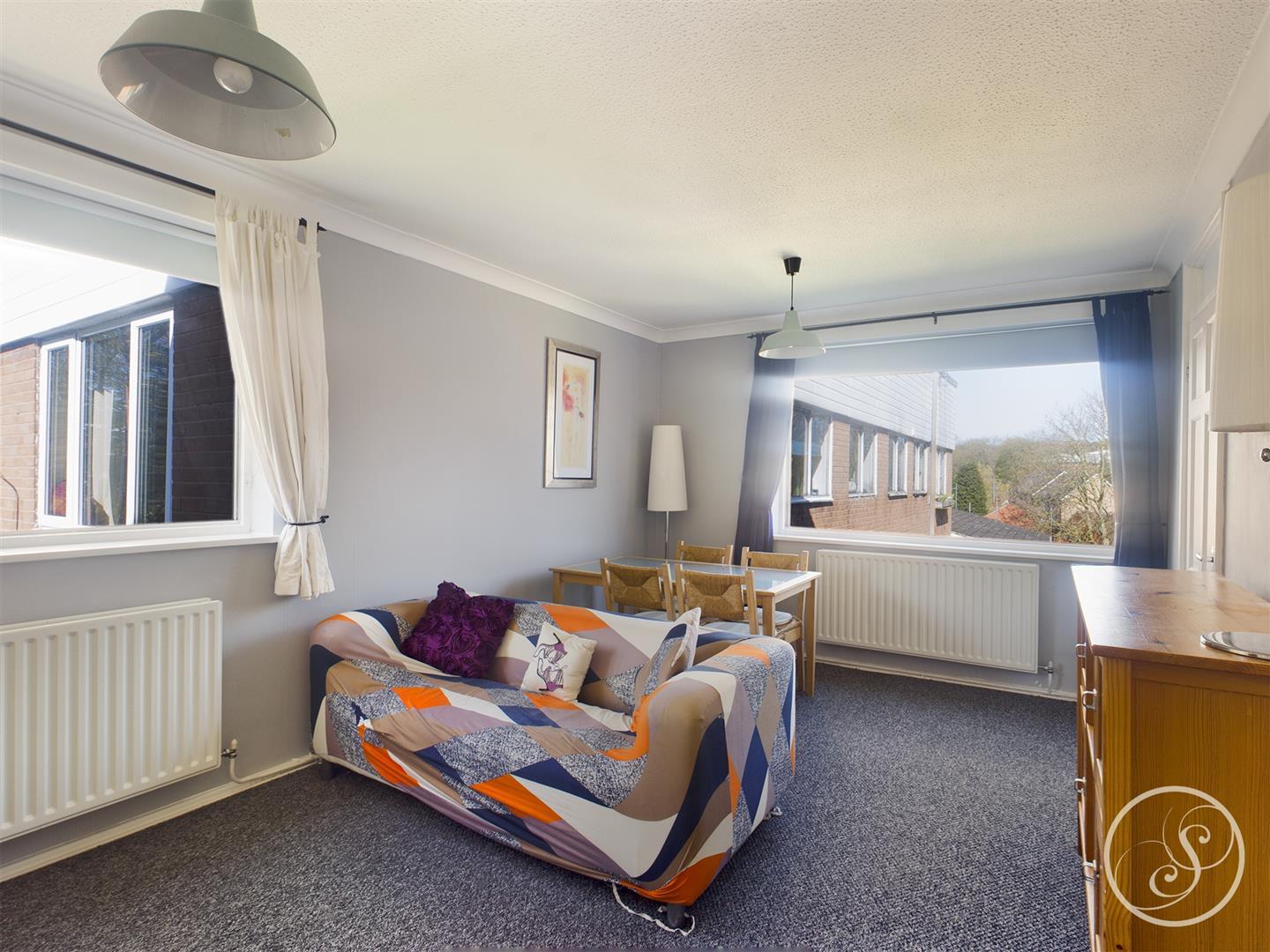 Flat Back Newton Grove in Leeds