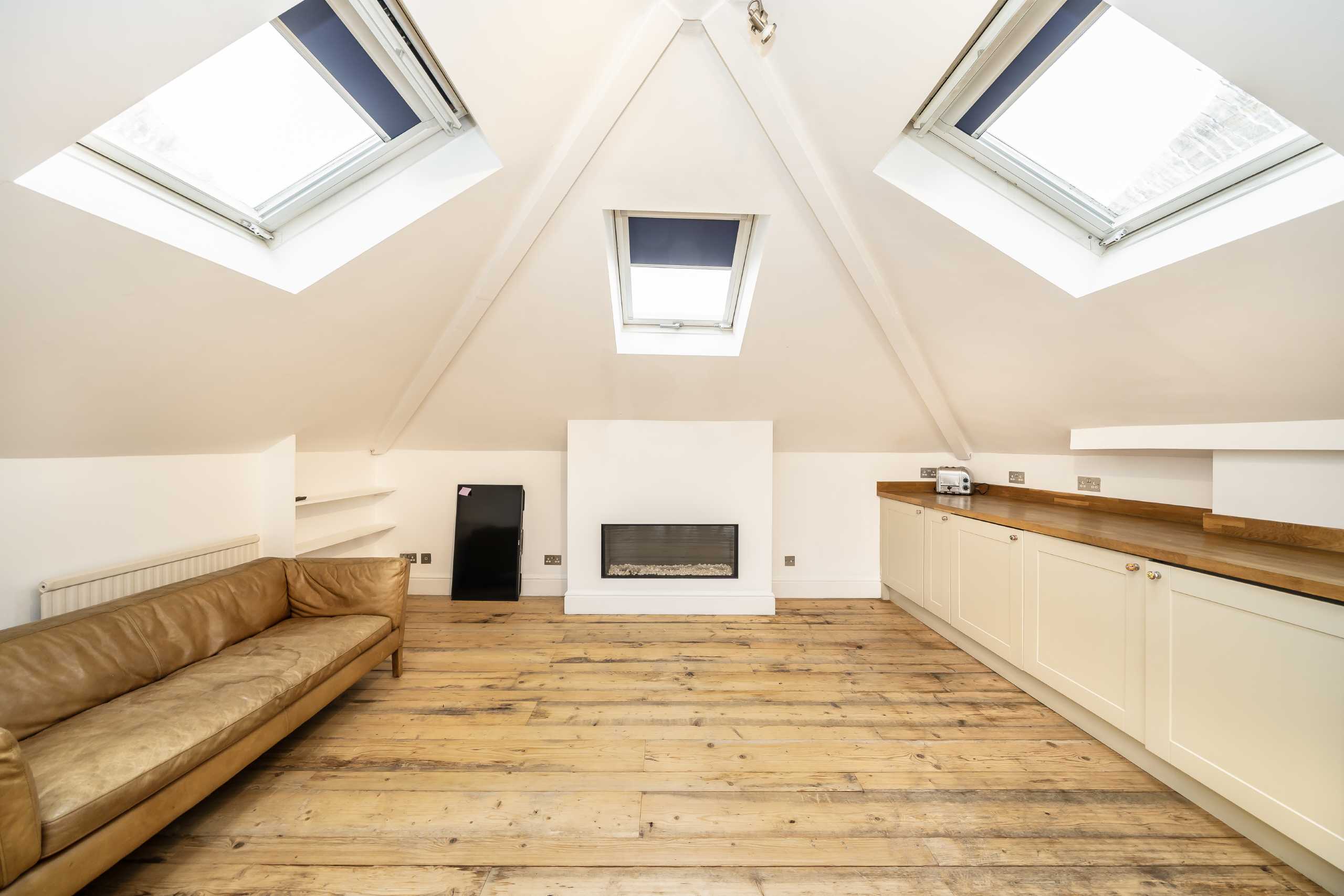 Flat Golborne Road in Greater London