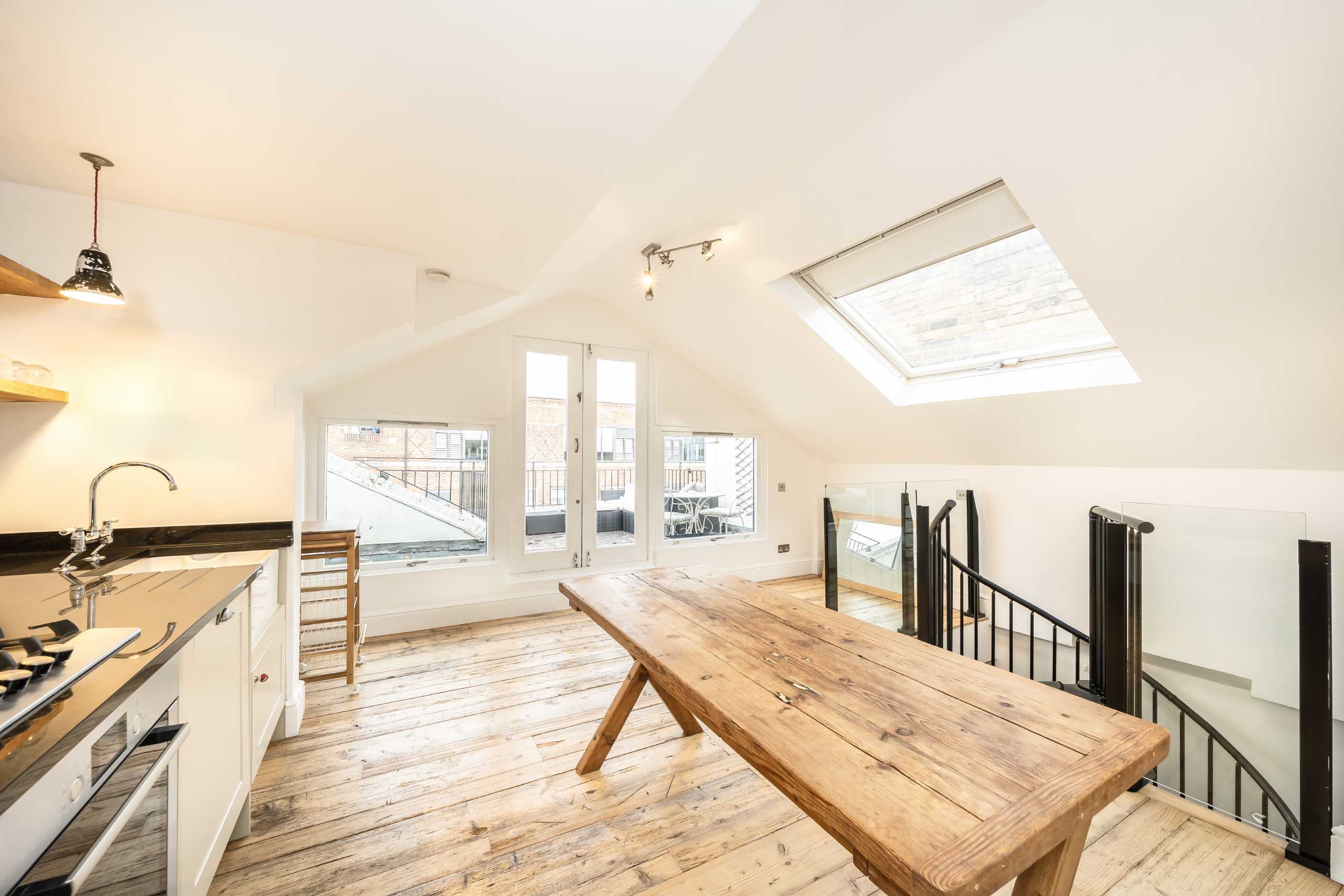 Flat Golborne Road in Greater London