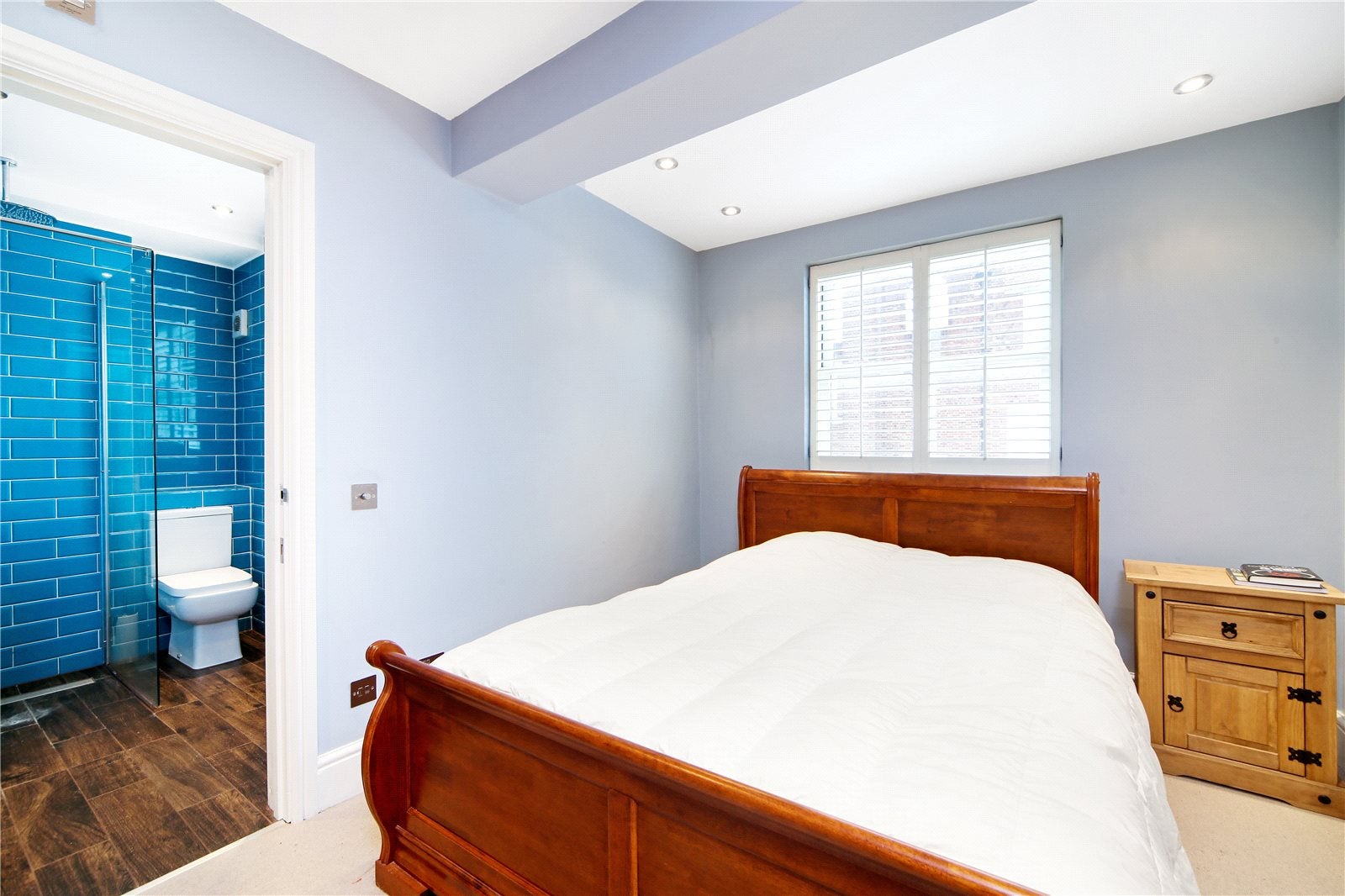 Flat Golborne Road in Greater London