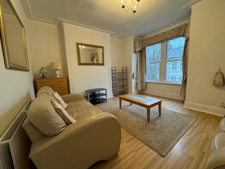 Flat Hartland Road in Greater London