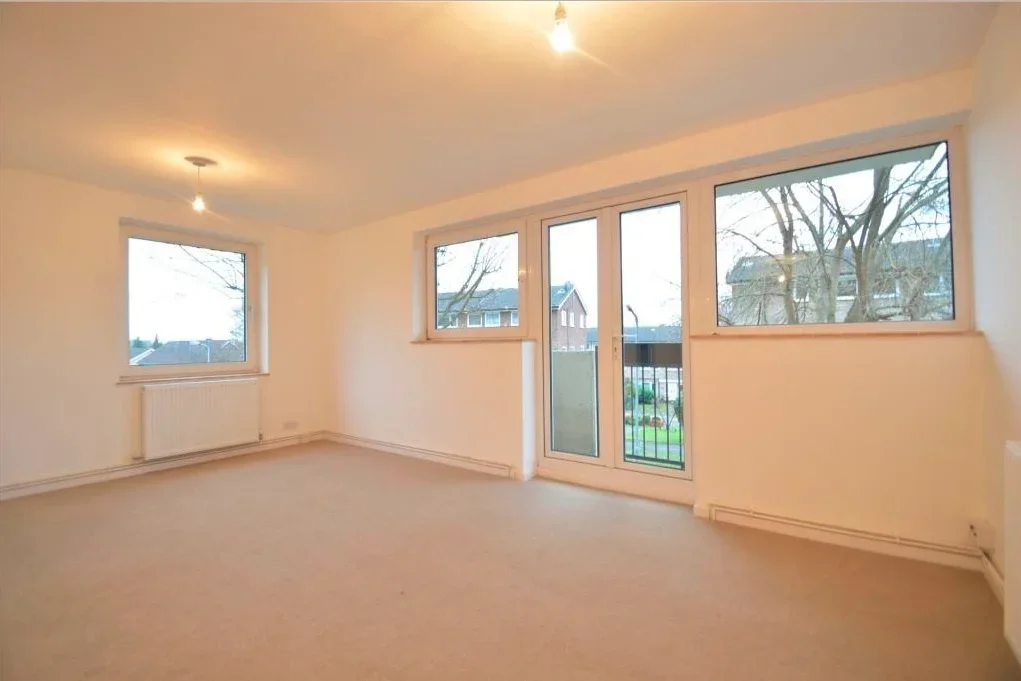 Flat Denham Close in Maidenhead
