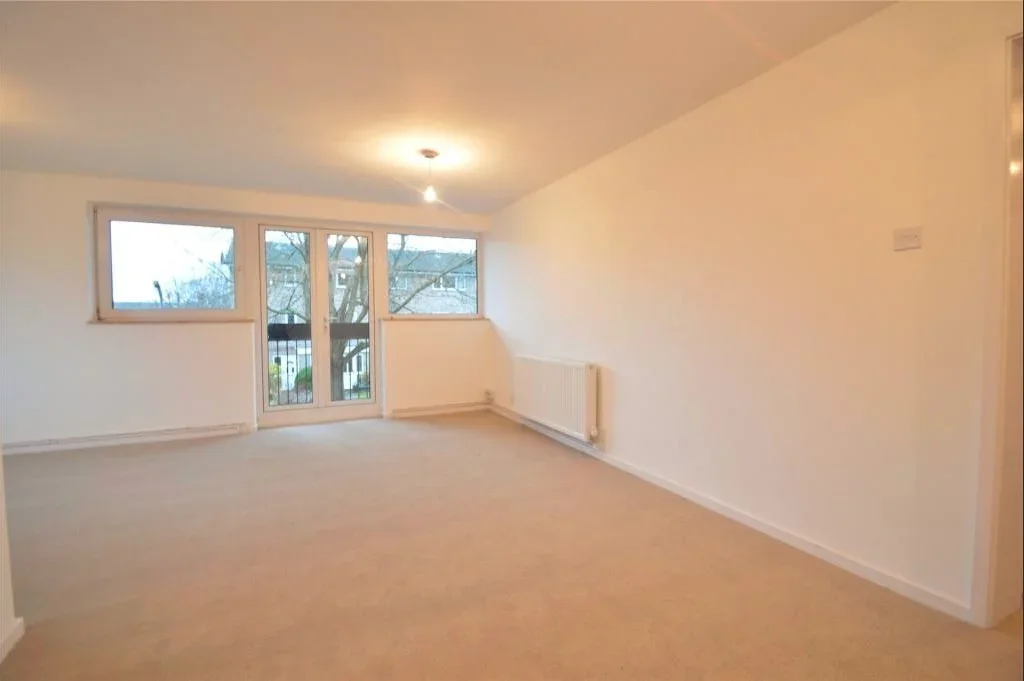 Flat Denham Close in Maidenhead
