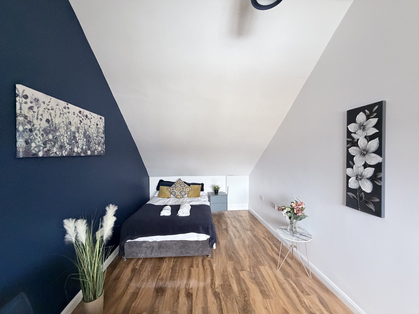 Room Fernbank Avenue in London