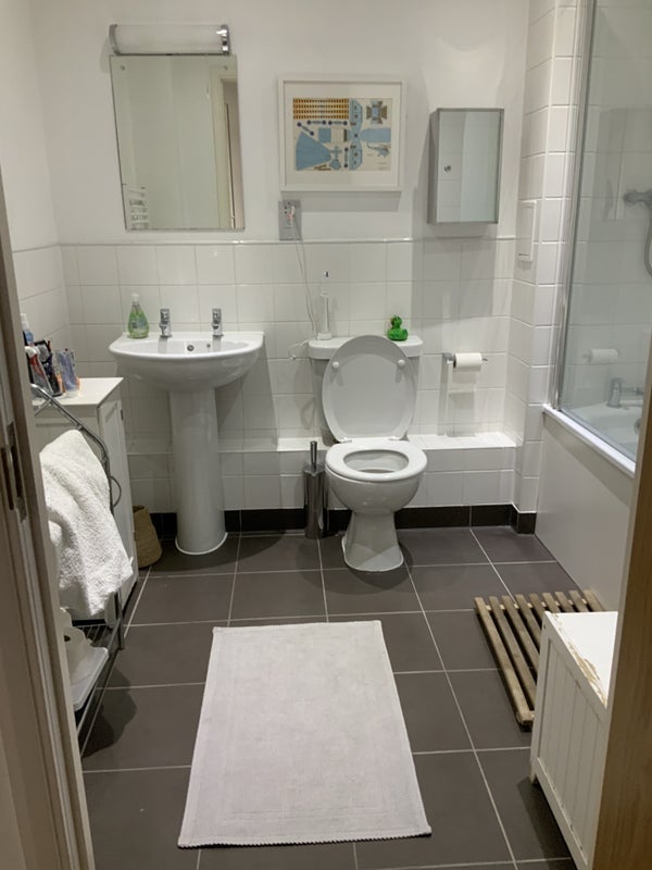Room New North Road in Greater London