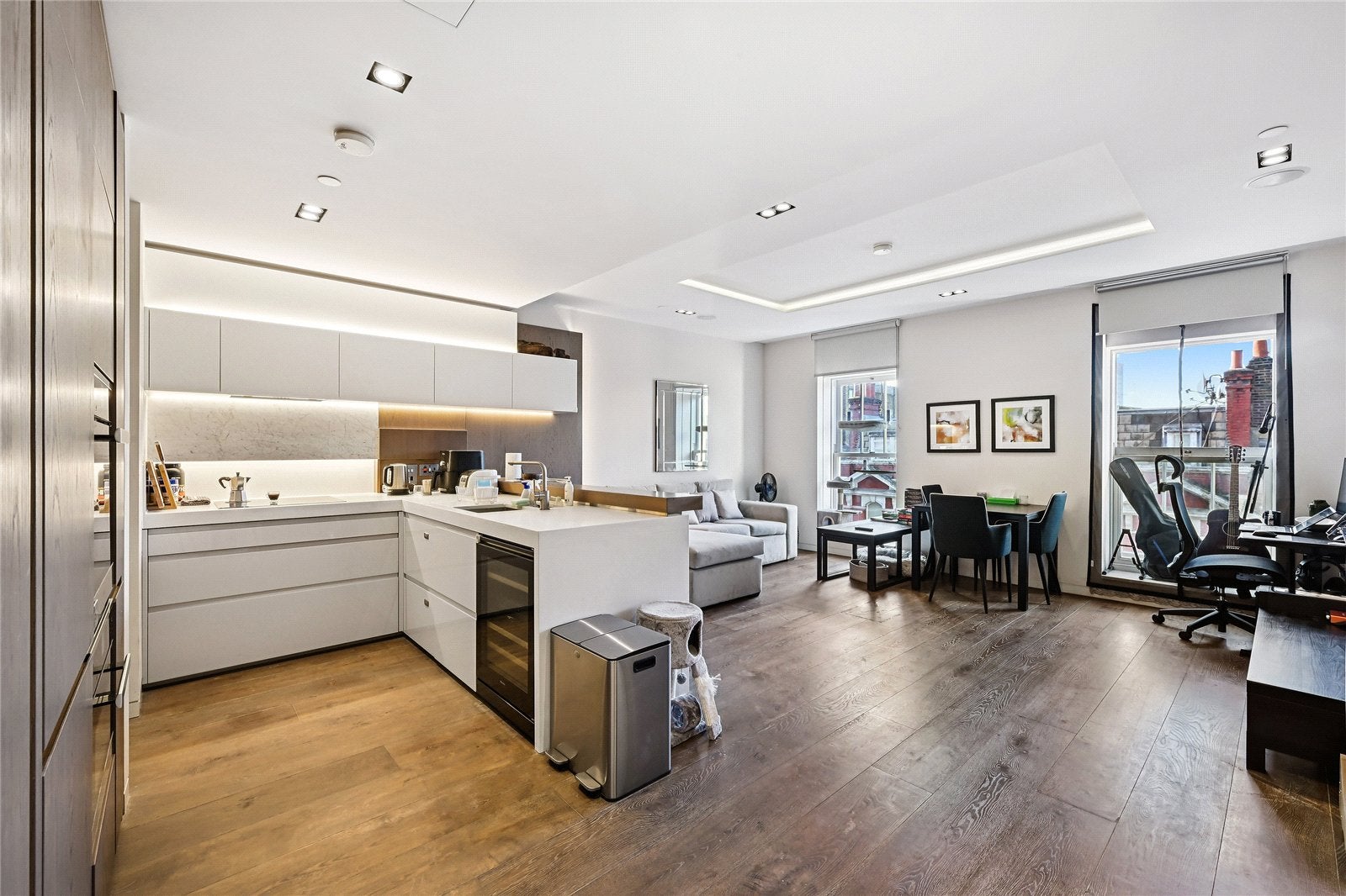 Flat Charlotte Street in Greater London