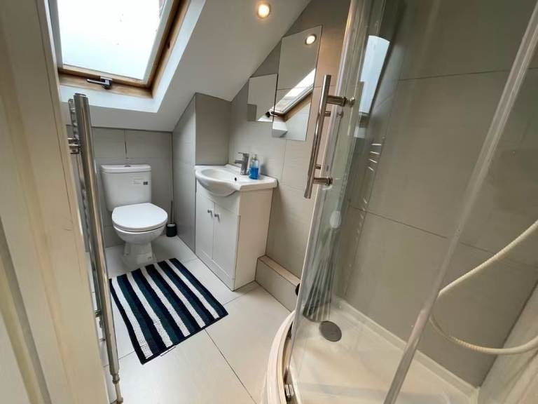 Flat Park Close in Greater London