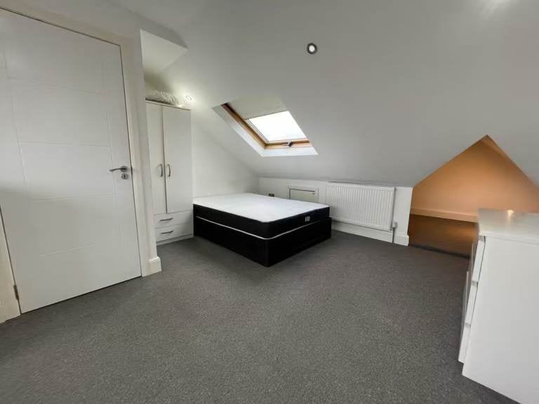 Flat Park Close in Greater London
