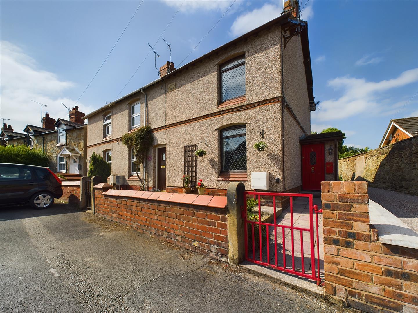 House Hillock Lane in Marford