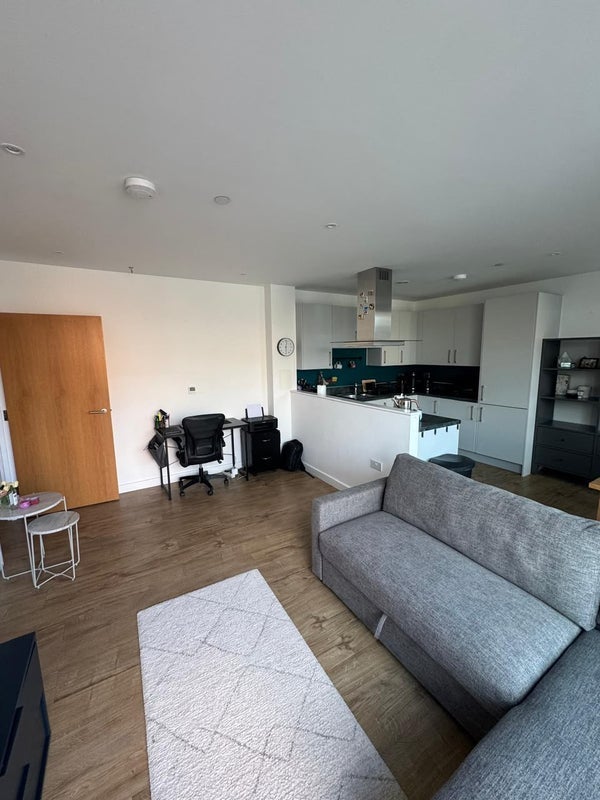 Flat Occupation Road in Greater London