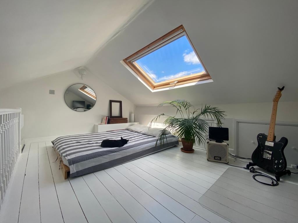 Flat Rodwell Road in Greater London