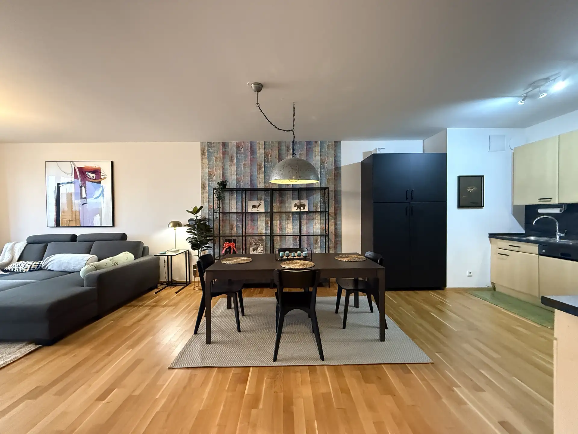 Wohnung Im Zollhafen in Köln