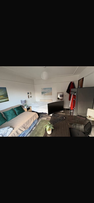 Room Lower Moss Lane in Manchester