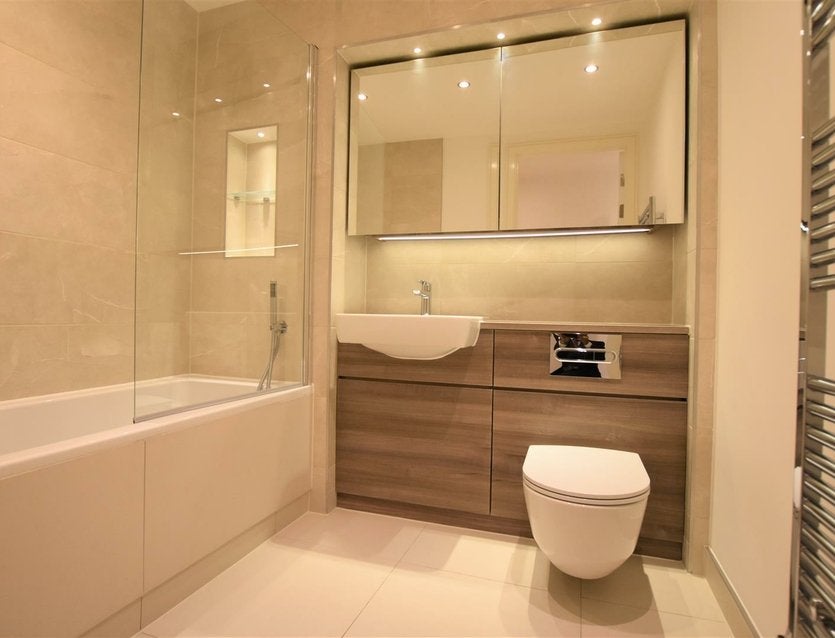 Flat Garnet Place in Greater London