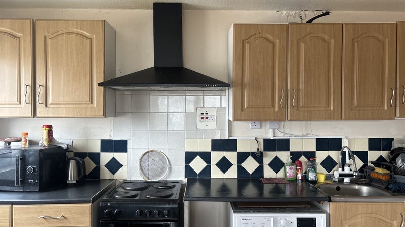 Flat Taylor Place in Glasgow