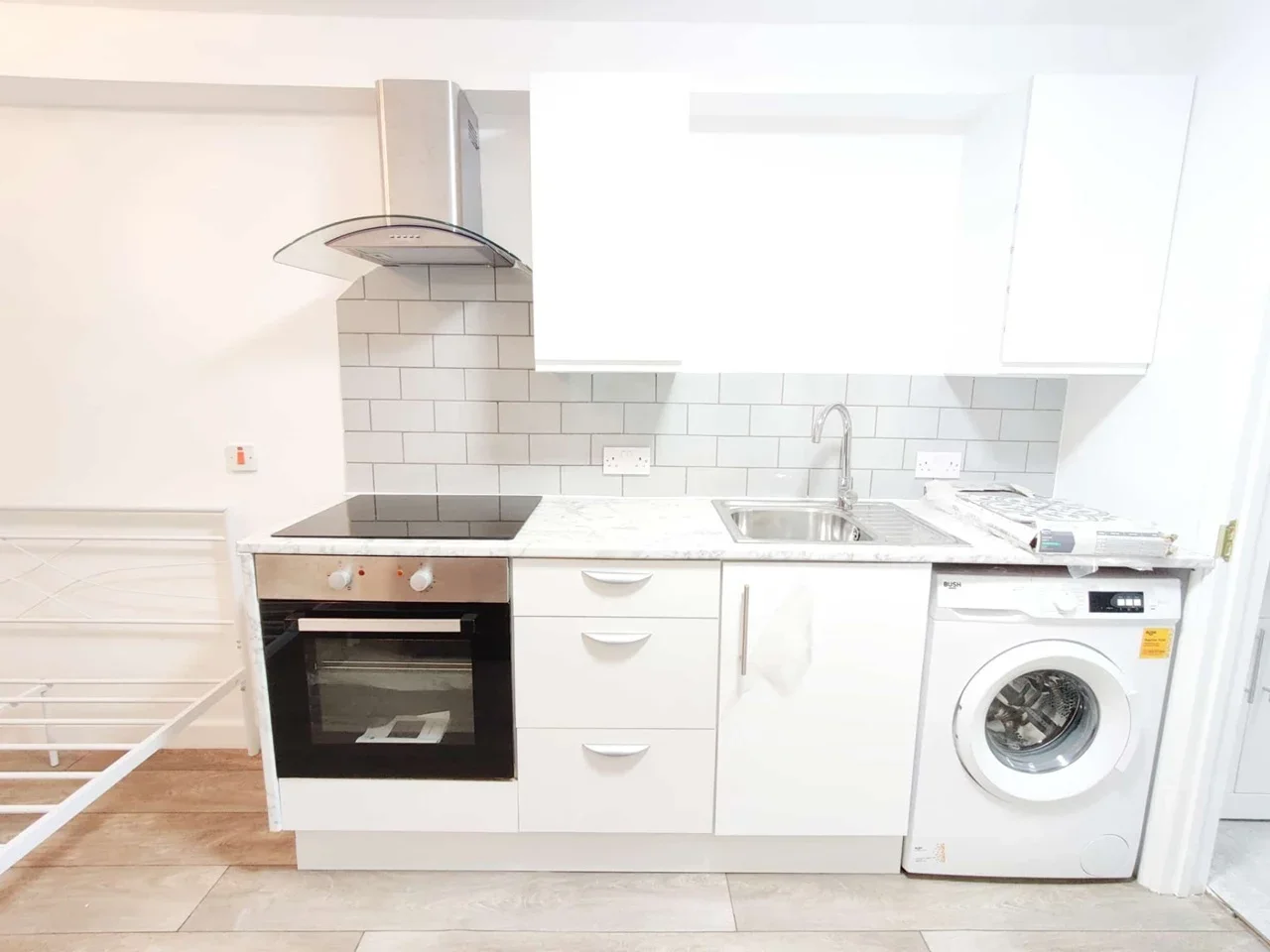 Flat Caernarvon Close in Greater London