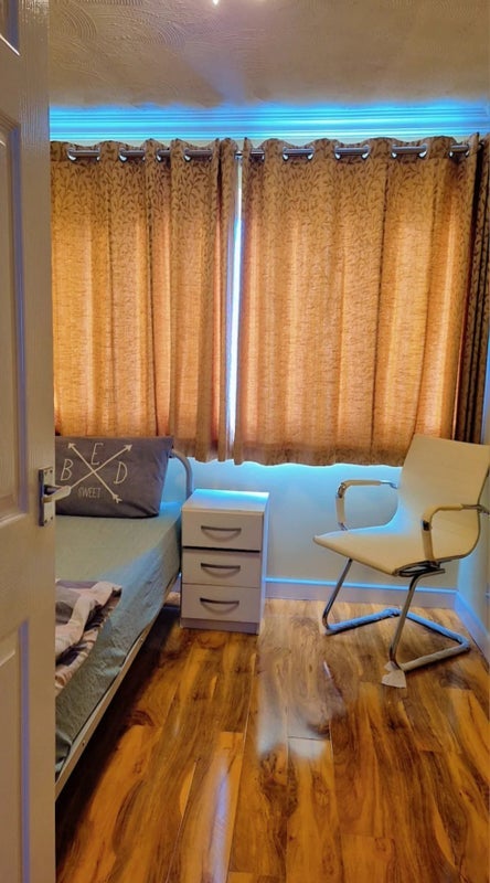 Room Dyce Close in Birmingham