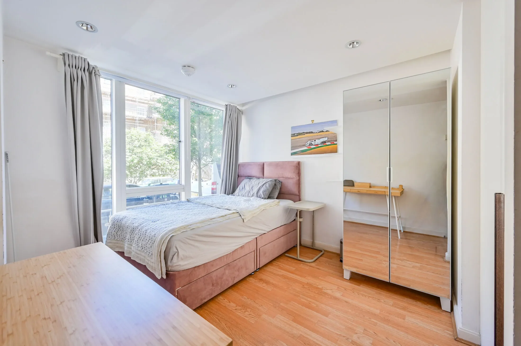 Flat Cornwall Terrace Mews in City of Westminster