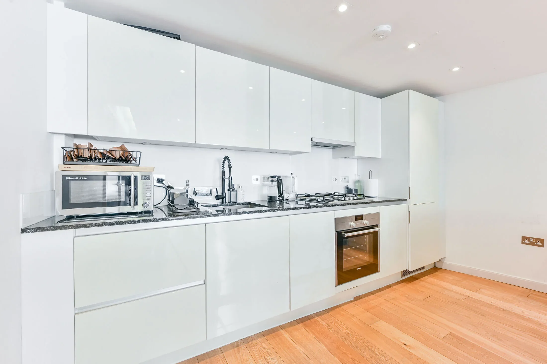 Flat Cornwall Terrace Mews in City of Westminster