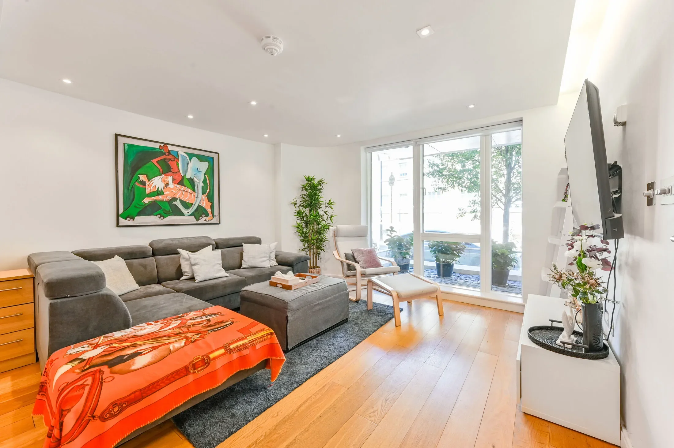 Flat Cornwall Terrace Mews in City of Westminster