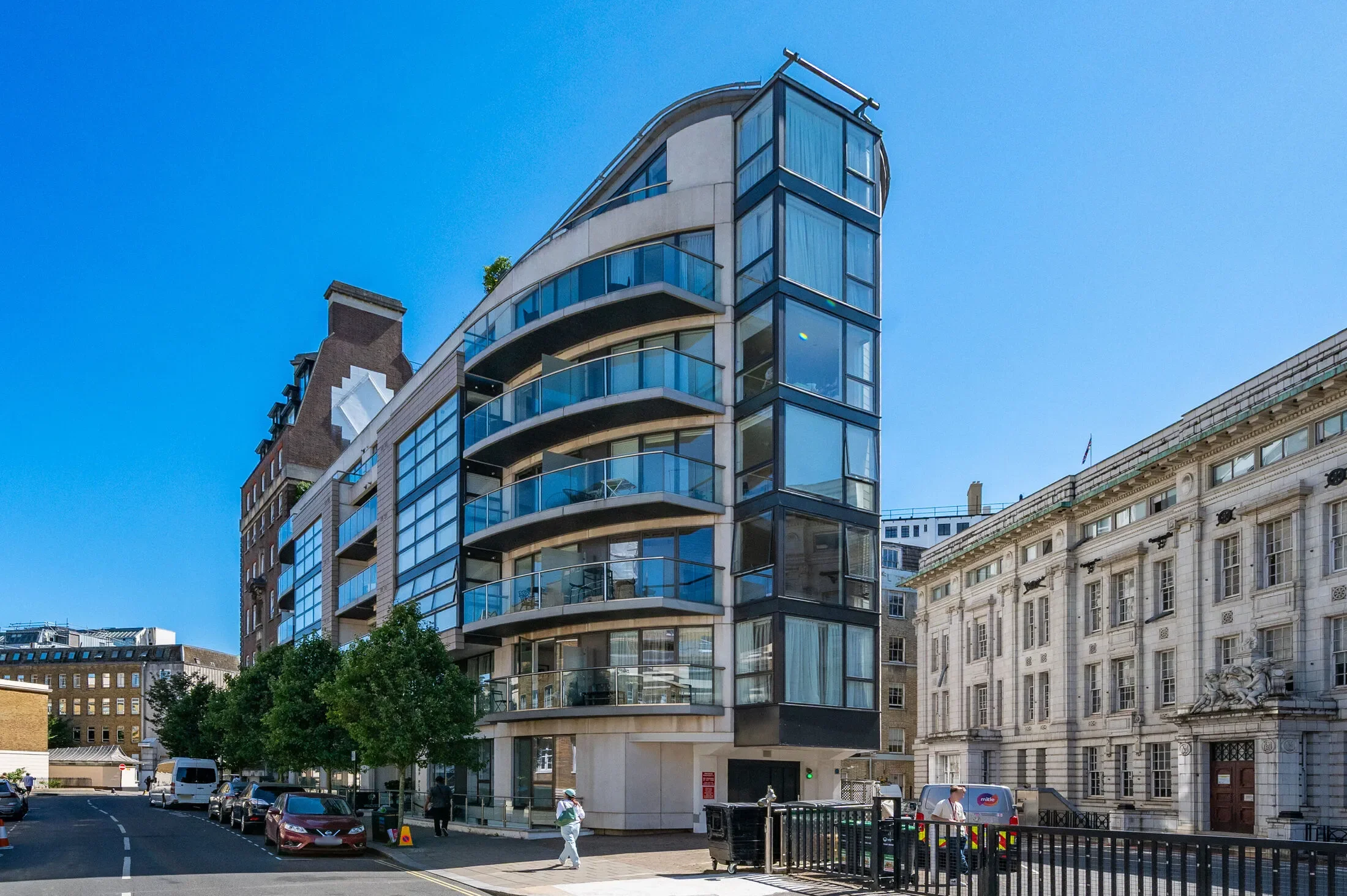 Flat Cornwall Terrace Mews in City of Westminster