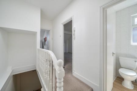 Flat Oakley Gardens in Greater London