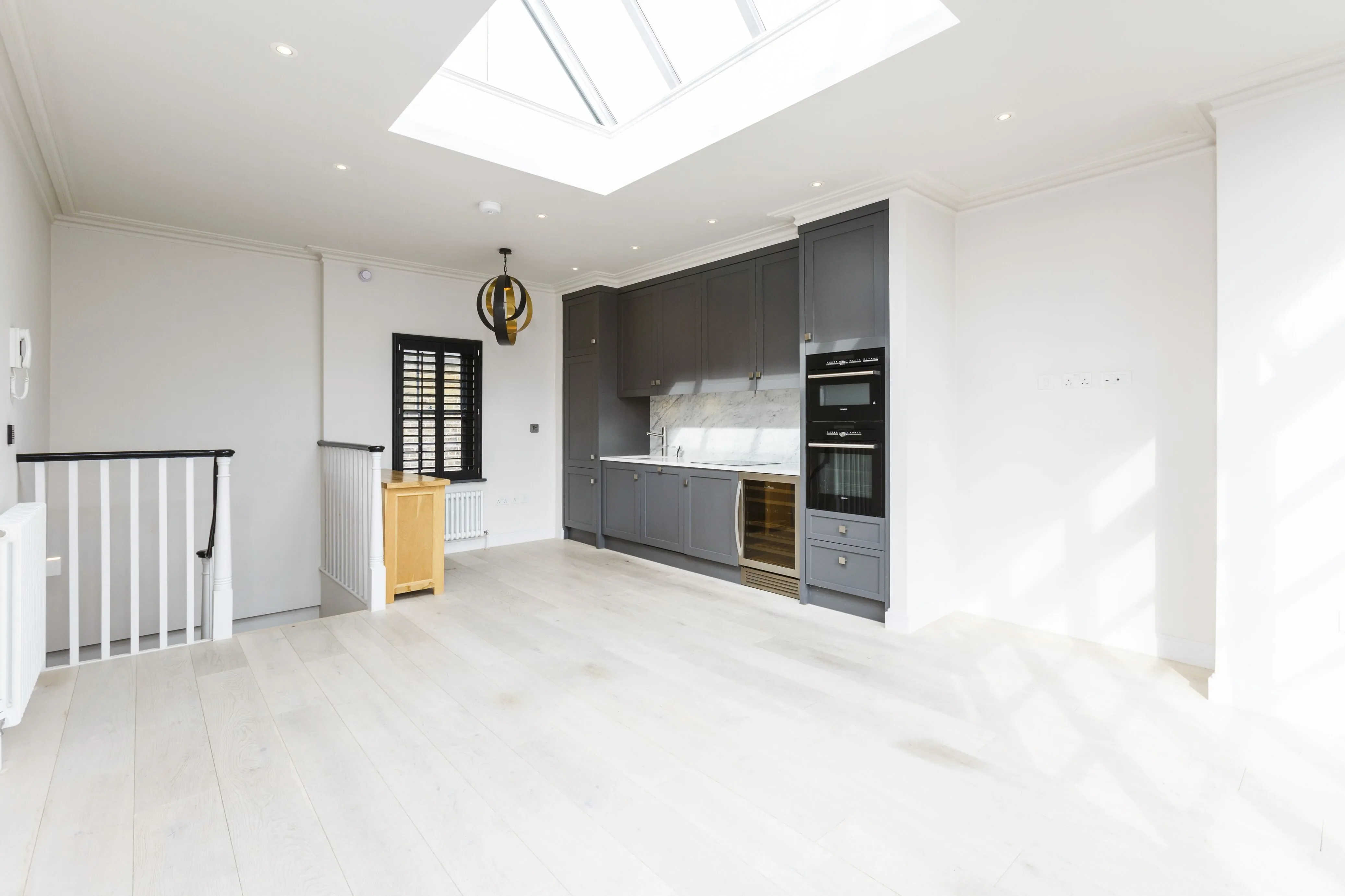 Flat Neal Street in Greater London