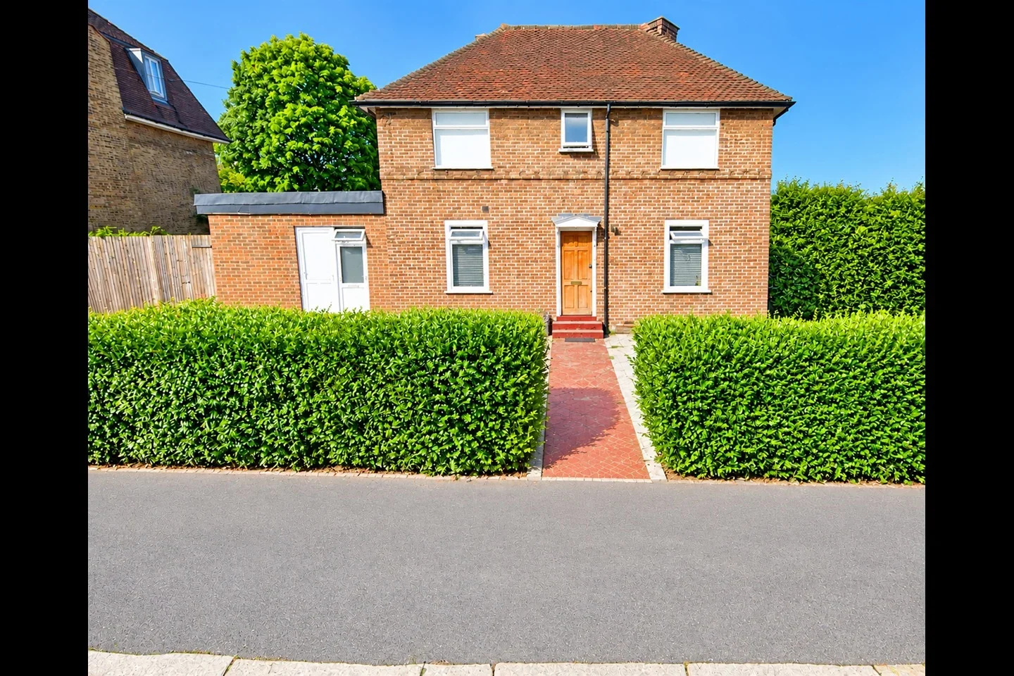 Flat Gilton Road in Greater London